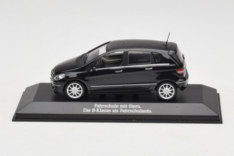 Mercedes B-Class W245 Rijschool Zwart Minichamps 1:43 MB005 Metaal