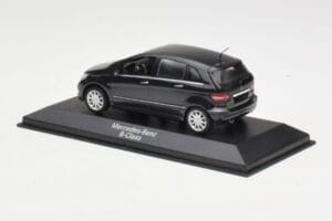 Mercedes B-Class W245 Cosmos Black Minichamps 1:43 B66962218 Metaal — afbeelding 3 van 4