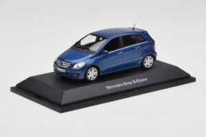 Mercedes B-Class W245 Lotus Blue Metallic Minichamps 1:43 B66962407 Metaal — afbeelding 2 van 4