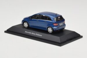 Mercedes B-Class W245 Lotus Blue Metallic Minichamps 1:43 B66962407 Metaal — afbeelding 3 van 4