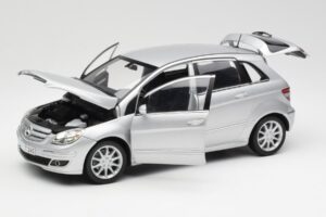 Mercedes B-Class W245 Zilver Kyosho 1:18 B66962326 Metaal — afbeelding 2 van 8