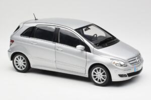 Mercedes B-Class W245 Zilver Kyosho 1:18 B66962326 Metaal — afbeelding 6 van 8