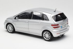 Mercedes B-Class W245 Zilver Kyosho 1:18 B66962326 Metaal — afbeelding 7 van 8