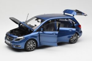 Mercedes B-Class W246 Lotus Blauw Metallic Norev 1:18 B66961410 Metaal — afbeelding 2 van 8