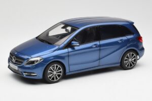Mercedes B-Class W246 Lotus Blauw Metallic Norev 1:18 B66961410 Metaal