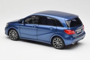 Mercedes B-Class W246 Lotus Blauw Metallic Norev 1:18 B66961410 Metaal — afbeelding 7 van 8