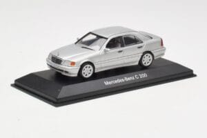 Mercedes C 200 W202 Iridium Silver Minichamps 1:43 B66040488 Metaal — afbeelding 2 van 4