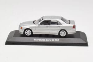 Mercedes C 200 W202 Iridium Silver Minichamps 1:43 B66040488 Metaal