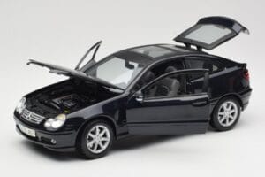 Mercedes C-Class Sports Coupe CL203 Blauw Maisto 1:18 B66962124 Metaal — afbeelding 2 van 8