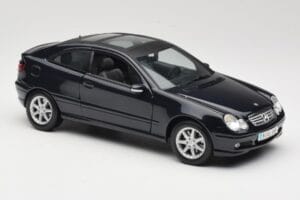 Mercedes C-Class Sports Coupe CL203 Blauw Maisto 1:18 B66962124 Metaal — afbeelding 6 van 8