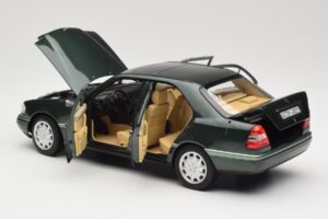 Mercedes C-Class W202 Malachite Green Norev 1:18 183372 Metaal — afbeelding 3 van 8
