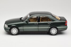 Mercedes C-Class W202 Malachite Green Norev 1:18 183372 Metaal — afbeelding 7 van 8