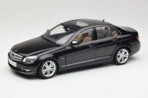 Mercedes C-Class W204 Avantgarde Obsidian Zwart AUTOart 1:18 76264-R1 Metaal