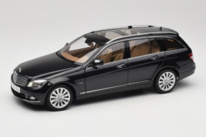 Mercedes C-Class W204 Estate Obsidian Black AUTOart 1:18 B66962349 Metaal