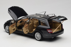 Mercedes C-Class W204 Estate Obsidian Black AUTOart 1:18 B66962349 Metaal — afbeelding 5 van 8