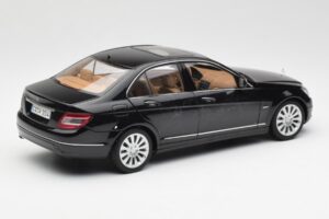 Mercedes C-Class W204 Obsidian Zwart AUTOart 1:18 B66962365 Metaal — afbeelding 3 van 8