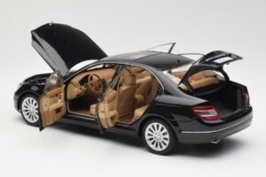 Mercedes C-Class W204 Obsidian Zwart AUTOart 1:18 B66962365 Metaal — afbeelding 5 van 8