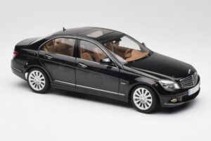 Mercedes C-Class W204 Obsidian Zwart AUTOart 1:18 B66962365 Metaal — afbeelding 6 van 8