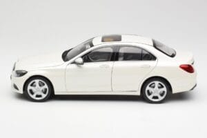 Mercedes C-Class W205 Diamond Wit Metallic Norev 1:18 B66960256 Metaal — afbeelding 4 van 8