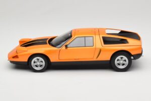Mercedes C111 II White Autumn Metallic Norev 1:18 183050 Metaal — afbeelding 4 van 10