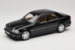 Mercedes C36 AMG W202 Obsidian Black Metallic Norev 1:18 183381 Metaal