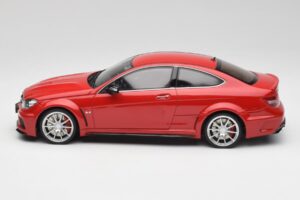 Mercedes AMG C63 W204 Rood 2nd Choice GT Spirit 1:18 GT065-D1 Hars — afbeelding 3 van 6