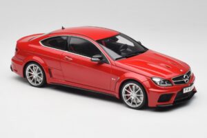 Mercedes AMG C63 W204 Rood 2nd Choice GT Spirit 1:18 GT065-D1 Hars — afbeelding 4 van 6