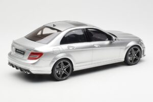 Mercedes C63 AMG W204 Zilver GT Spirit 1:18 GT462 Hars — afbeelding 2 van 6