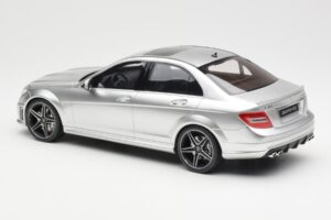 Mercedes C63 AMG W204 Zilver GT Spirit 1:18 GT462 Hars — afbeelding 5 van 6