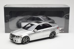 Mercedes C63 AMG W204 Zilver GT Spirit 1:18 GT462 Hars — afbeelding 6 van 6