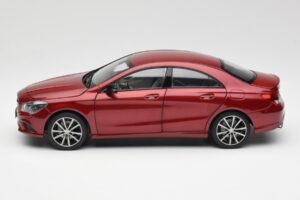 Mercedes CLA C117 Designo Patagonia Rood Metallic Norev 1:18 B66960131 Metaal — afbeelding 4 van 8