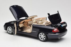 Mercedes CLK 500 W209 Cabriolet Donkerblauw Metallic Kyosho 1:18 B66962174 Metaal — afbeelding 6 van 9