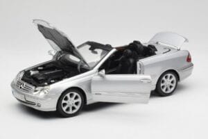 Mercedes CLK 500 Cabriolet Elegance A209 Zilver Kyosho 1:18 B66962172 Metaal — afbeelding 2 van 8