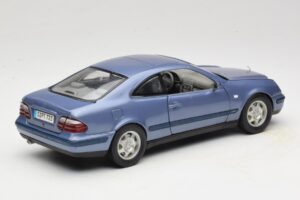 Mercedes CLK C208 Paars Anson 1:18 30330 Metaal — afbeelding 3 van 8