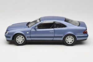 Mercedes CLK C208 Paars Anson 1:18 30330 Metaal — afbeelding 4 van 8