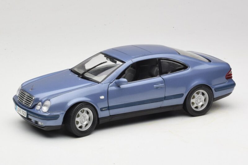 Mercedes CLK C208 Paars Anson 1:18 30330 Metaal