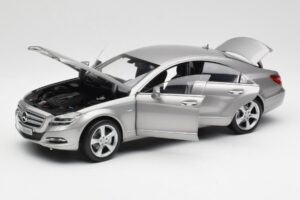 Mercedes CLS C218 Designo Alubeam Titanium Norev 1:18 B66961298 Metaal — afbeelding 2 van 8
