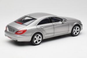 Mercedes CLS C218 Designo Alubeam Titanium Norev 1:18 B66961298 Metaal — afbeelding 3 van 8