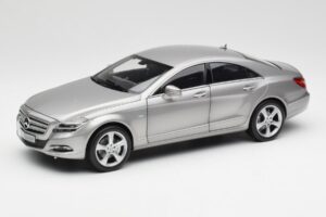 Mercedes CLS C218 Designo Alubeam Titanium Norev 1:18 B66961298 Metaal