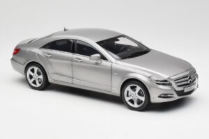 Mercedes CLS C218 Designo Alubeam Titanium Norev 1:18 B66961298 Metaal — afbeelding 6 van 8