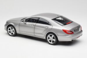 Mercedes CLS C218 Designo Alubeam Titanium Norev 1:18 B66961298 Metaal — afbeelding 7 van 8