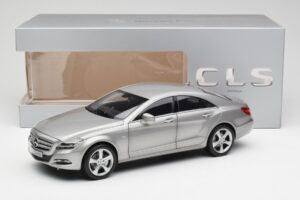 Mercedes CLS C218 Designo Alubeam Titanium Norev 1:18 B66961298 Metaal — afbeelding 8 van 8