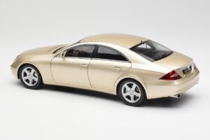 Mercedes CLS C219 Licht Beige Goud Kyosho 1:18 08401LBE Metaal — afbeelding 7 van 8