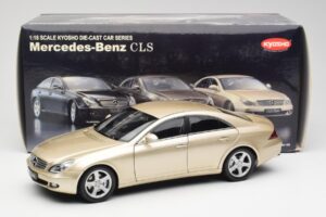 Mercedes CLS C219 Licht Beige Goud Kyosho 1:18 08401LBE Metaal — afbeelding 8 van 8