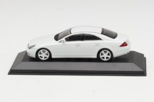 Mercedes CLS-Class C219 Linea Wit Minichamps 1:43 436034300 Metaal