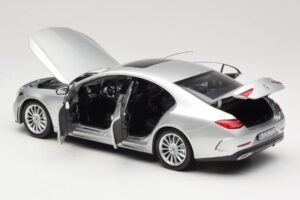 Mercedes CLS C257 Zilver Norev 1:18 183489 Metaal — afbeelding 5 van 8