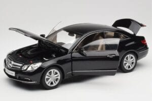 Mercedes E-Class Coupe C207 Obsidian Black Metallic Norev 1:18 B66962418 Metaal — afbeelding 2 van 8