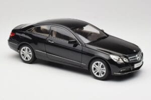 Mercedes E-Class Coupe C207 Obsidian Black Metallic Norev 1:18 B66962418 Metaal — afbeelding 6 van 8