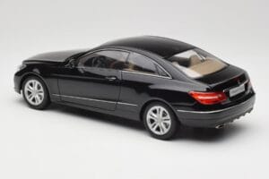 Mercedes E-Class Coupe C207 Obsidian Black Metallic Norev 1:18 B66962418 Metaal — afbeelding 7 van 8