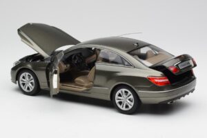 Mercedes E-Class Coupe C207 Titanite Grijs Metallic Minichamps 1:18 B66962419 Metaal — afbeelding 5 van 8
